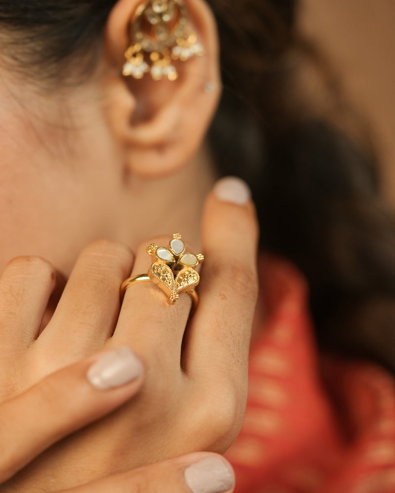 MDR1284 - White Colour Gold Plated Mother of Pearl Ring