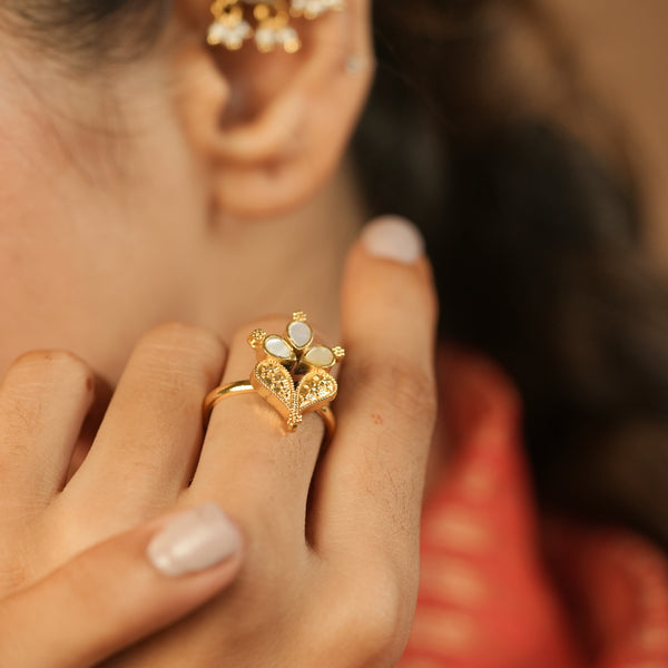 MDR1284 - White Colour Gold Plated Mother of Pearl Ring
