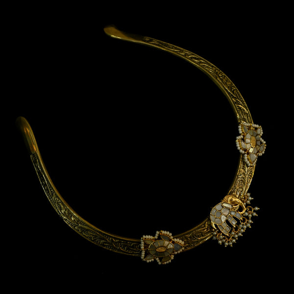 MDN592- White Colour Gold Plated Mother Of Pearl Motif Tribal Hasli