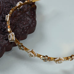 MDH824- White Colour Gold Plated Jadau Kundan Headband