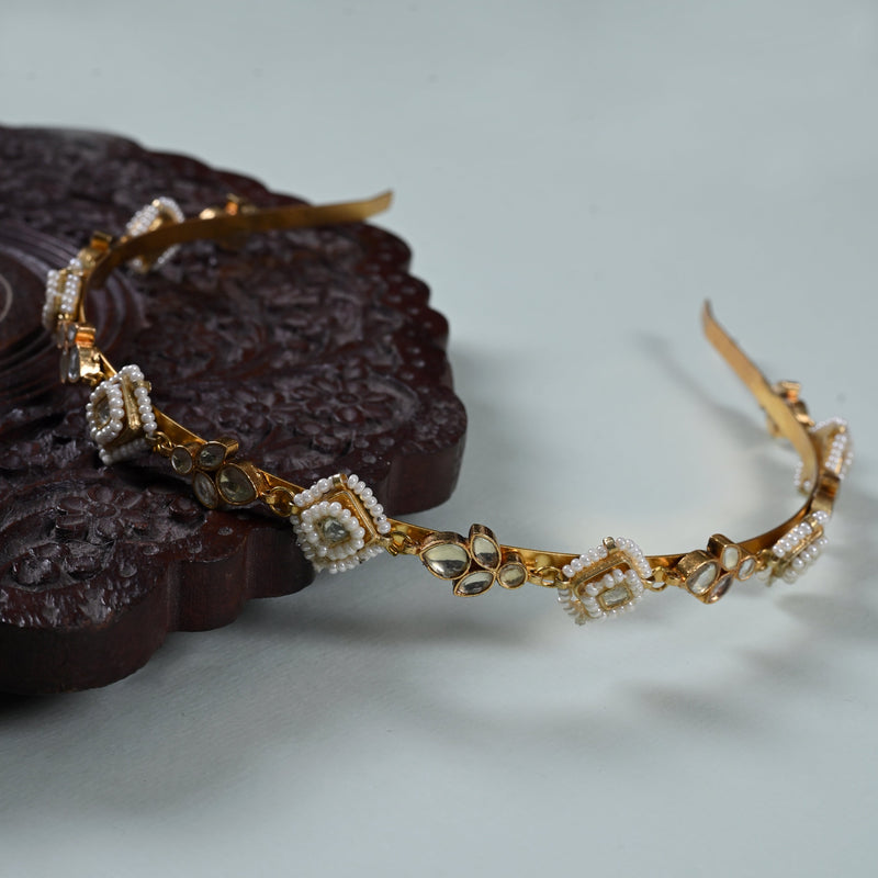 MDH824- White Colour Gold Plated Jadau Kundan Headband