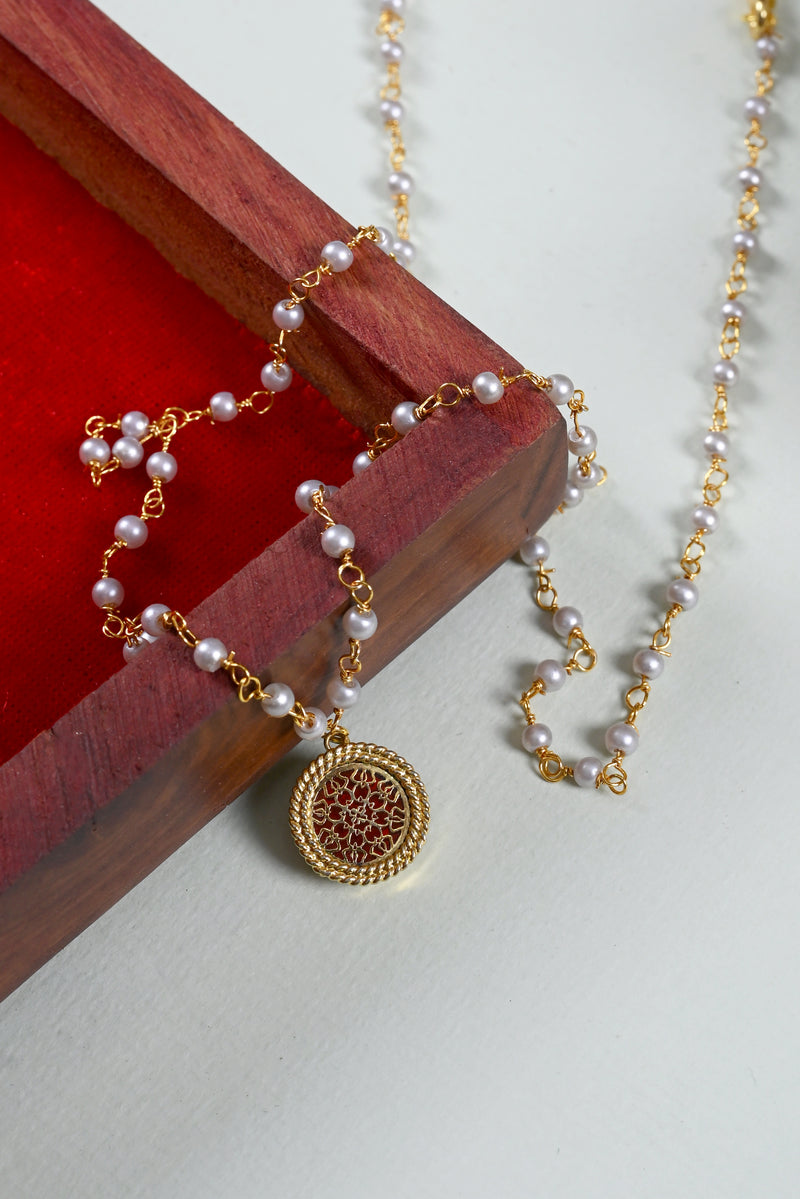 Red and White Colour Gold Plated Jadau Kundan Pendant