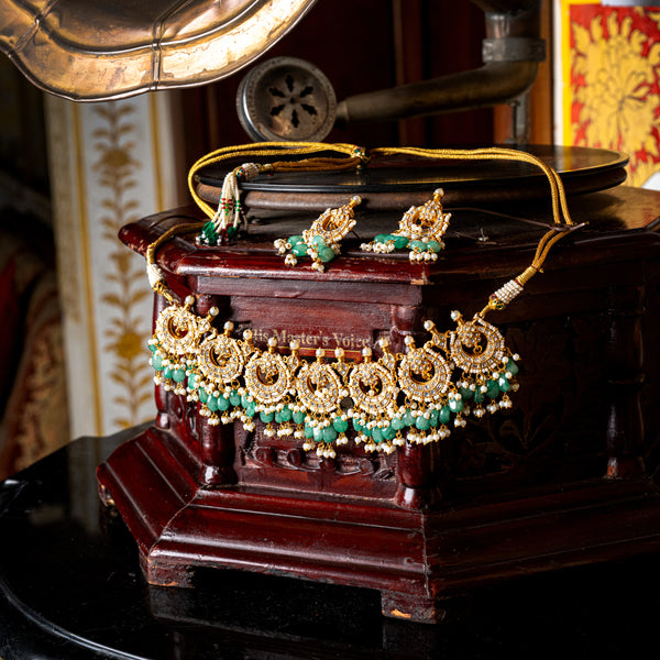 MDN110- White Colour Gold Plated Thappa Jadau Kundan Necklace Set