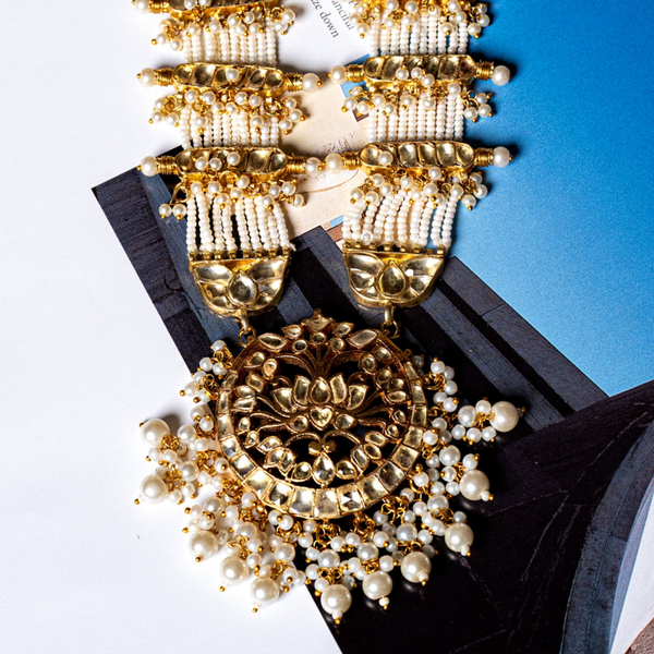 MDN010- White Colour Gold Plated Jadau Kundan Pendant set