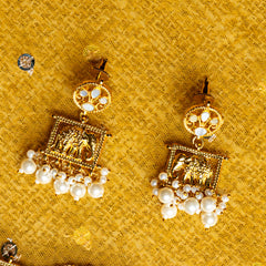 MDN030- White Colour Gold Plated Mother of Pearl Choker Set