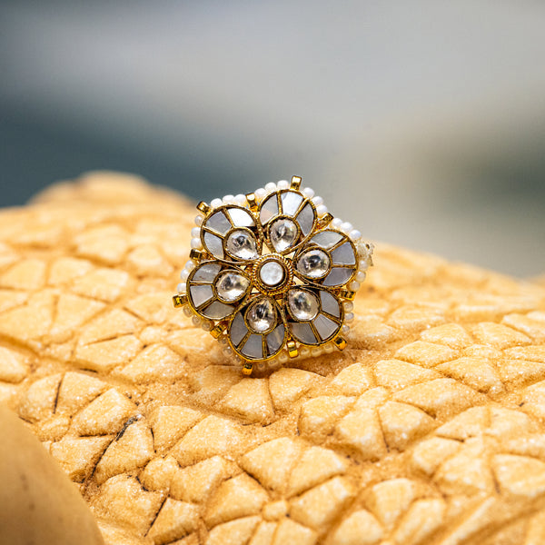 MDR095- White Colour Gold Plated Mother of Pearl Ring