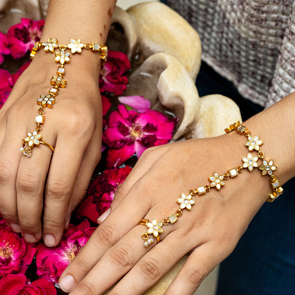 MDHP103- White Colour Gold Plated Mother of Pearl Hathphool