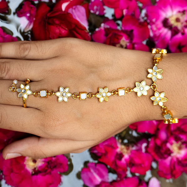 MDHP103- White Colour Gold Plated Mother of Pearl Hathphool