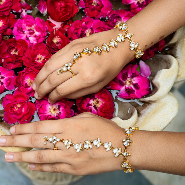 MDHP100- White Colour Gold Plated Jadau Kundan Hathphool