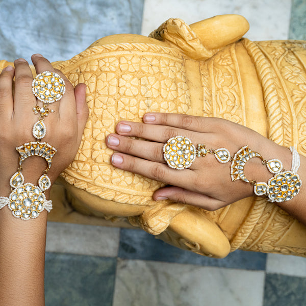 MDHP104- White Colour Gold Plated Jadau Kundan Hathphool