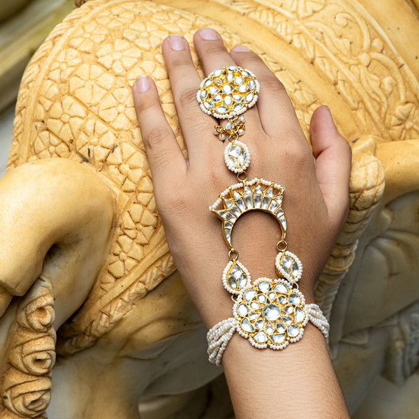 MDHP104- White Colour Gold Plated Jadau Kundan Hathphool