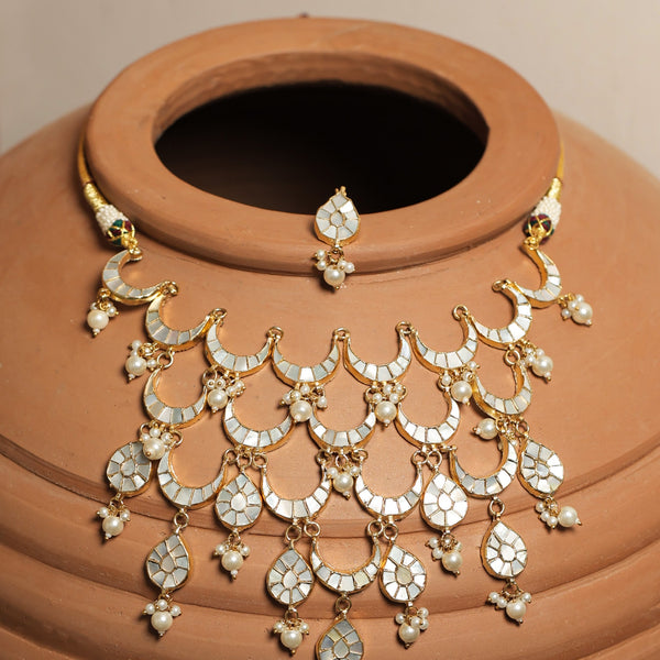 MDN189- White Colour Gold Plated Mother Of Pearl Necklace Set